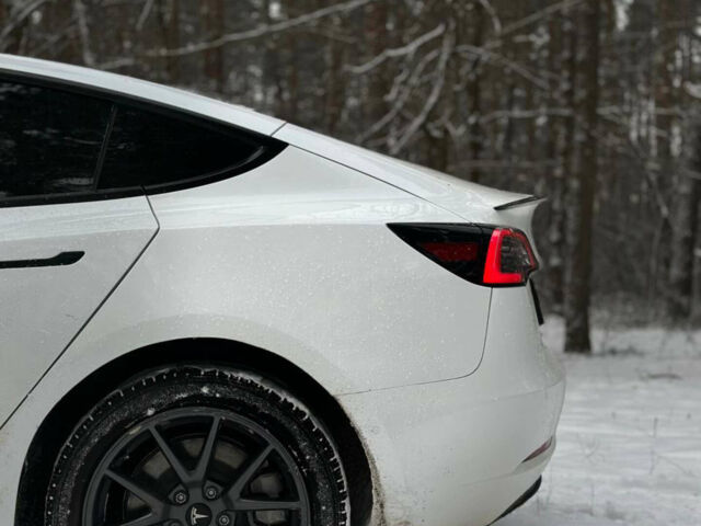 Білий Тесла Модель 3, об'ємом двигуна 0 л та пробігом 9 тис. км за 26000 $, фото 9 на Automoto.ua