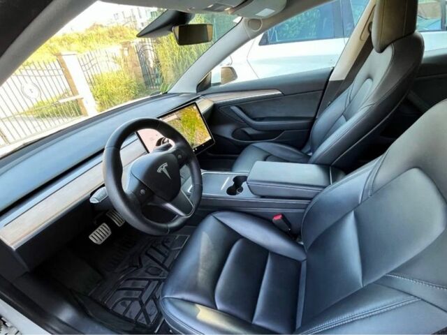 Білий Тесла Модель 3, об'ємом двигуна 0 л та пробігом 68 тис. км за 11700 $, фото 11 на Automoto.ua