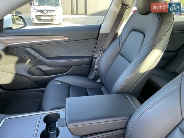 Білий Тесла Модель 3, об'ємом двигуна 0 л та пробігом 37 тис. км за 22500 $, фото 13 на Automoto.ua
