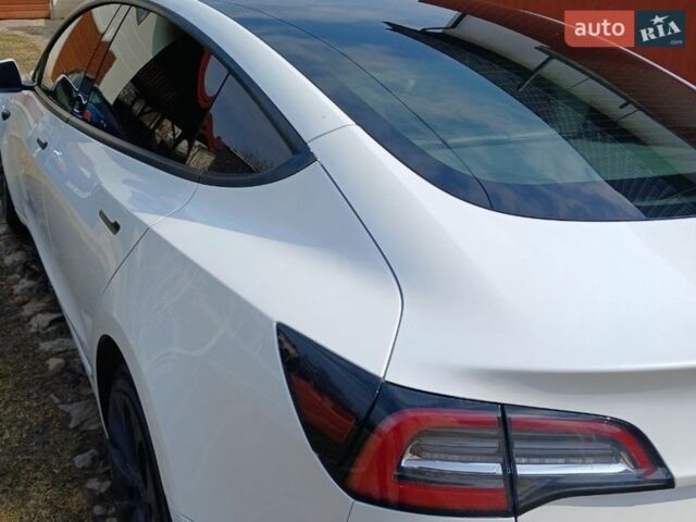 Білий Тесла Модель 3, об'ємом двигуна 0 л та пробігом 84 тис. км за 23000 $, фото 5 на Automoto.ua