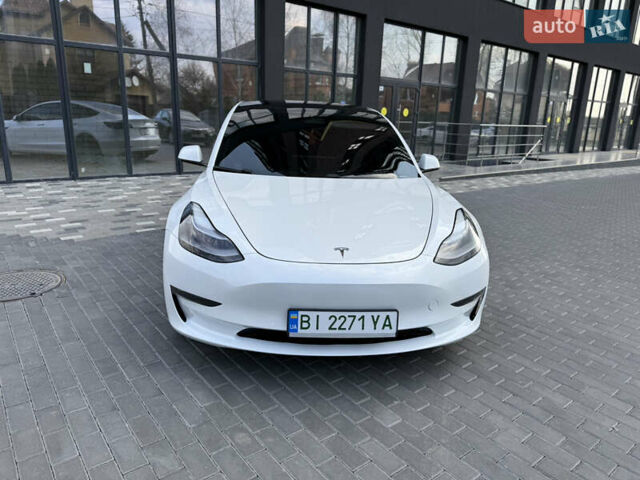 Белый Тесла Модель 3, объемом двигателя 0 л и пробегом 37 тыс. км за 19999 $, фото 76 на Automoto.ua