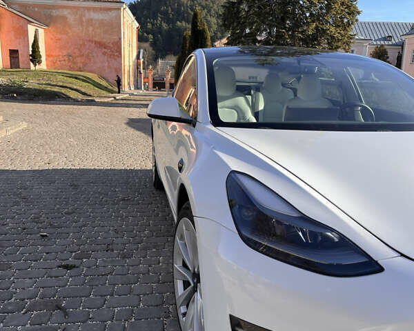 Білий Тесла Модель 3, об'ємом двигуна 0 л та пробігом 64 тис. км за 21500 $, фото 14 на Automoto.ua