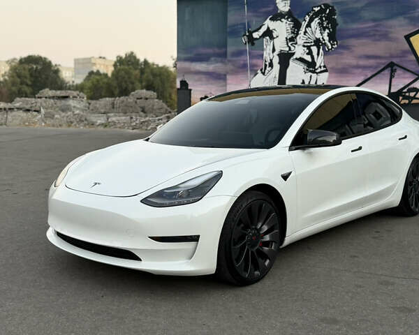 Белый Тесла Модель 3, объемом двигателя 0 л и пробегом 42 тыс. км за 26500 $, фото 1 на Automoto.ua