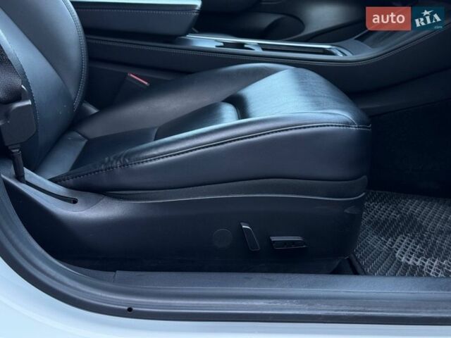 Білий Тесла Модель 3, об'ємом двигуна 0 л та пробігом 185 тис. км за 16500 $, фото 64 на Automoto.ua