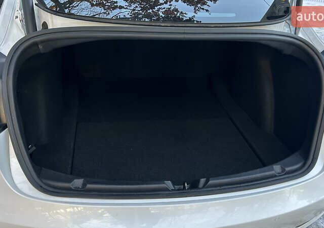 Белый Тесла Модель 3, объемом двигателя 0 л и пробегом 59 тыс. км за 18700 $, фото 15 на Automoto.ua