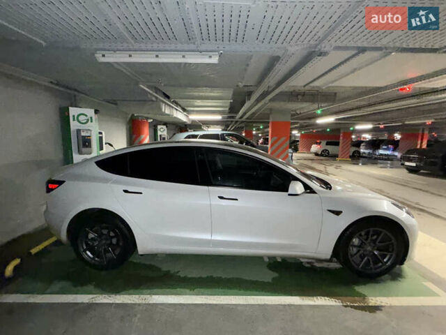 Белый Тесла Модель 3, объемом двигателя 0 л и пробегом 84 тыс. км за 19500 $, фото 11 на Automoto.ua