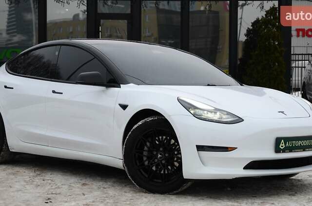 Белый Тесла Модель 3, объемом двигателя 0 л и пробегом 37 тыс. км за 17999 $, фото 11 на Automoto.ua
