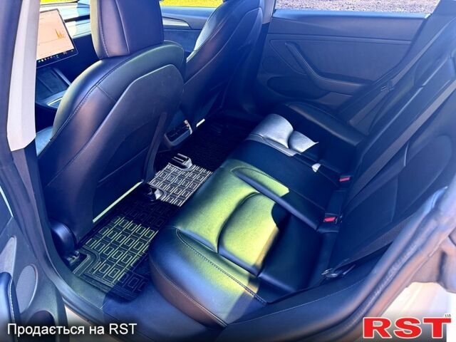 Білий Тесла Модель 3, об'ємом двигуна 0 л та пробігом 180 тис. км за 16500 $, фото 10 на Automoto.ua