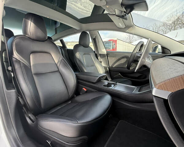 Білий Тесла Модель 3, об'ємом двигуна 0 л та пробігом 114 тис. км за 19500 $, фото 34 на Automoto.ua