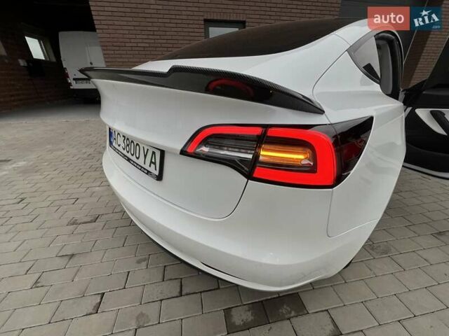 Белый Тесла Модель 3, объемом двигателя 0 л и пробегом 74 тыс. км за 21999 $, фото 13 на Automoto.ua