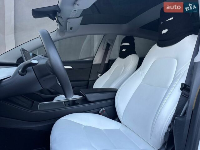 Белый Тесла Модель 3, объемом двигателя 0 л и пробегом 57 тыс. км за 22900 $, фото 6 на Automoto.ua
