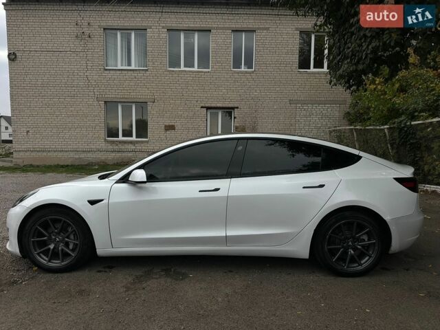 Білий Тесла Модель 3, об'ємом двигуна 0 л та пробігом 200 тис. км за 18000 $, фото 4 на Automoto.ua