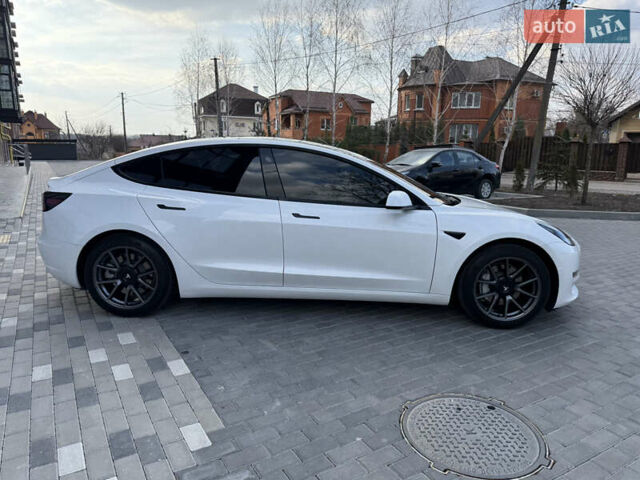 Белый Тесла Модель 3, объемом двигателя 0 л и пробегом 37 тыс. км за 19999 $, фото 60 на Automoto.ua