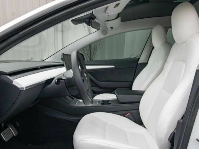 Белый Тесла Модель 3, объемом двигателя 0 л и пробегом 66 тыс. км за 14100 $, фото 13 на Automoto.ua