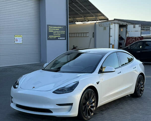 Белый Тесла Модель 3, объемом двигателя 0 л и пробегом 87 тыс. км за 18500 $, фото 13 на Automoto.ua
