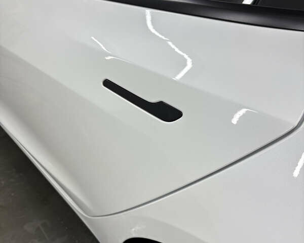 Білий Тесла Модель 3, об'ємом двигуна 0 л та пробігом 113 тис. км за 20200 $, фото 31 на Automoto.ua