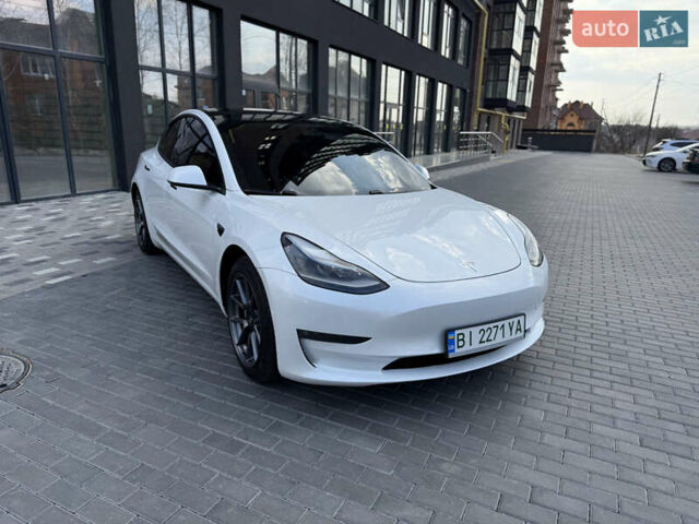 Белый Тесла Модель 3, объемом двигателя 0 л и пробегом 37 тыс. км за 19999 $, фото 72 на Automoto.ua