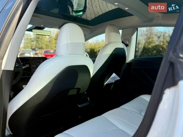 Белый Тесла Модель 3, объемом двигателя 0 л и пробегом 107 тыс. км за 18900 $, фото 21 на Automoto.ua