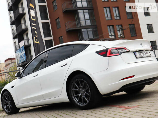 Белый Тесла Модель 3, объемом двигателя 0 л и пробегом 35 тыс. км за 21000 $, фото 29 на Automoto.ua