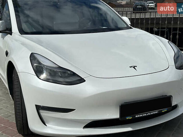 Белый Тесла Модель 3, объемом двигателя 0 л и пробегом 60 тыс. км за 19300 $, фото 1 на Automoto.ua