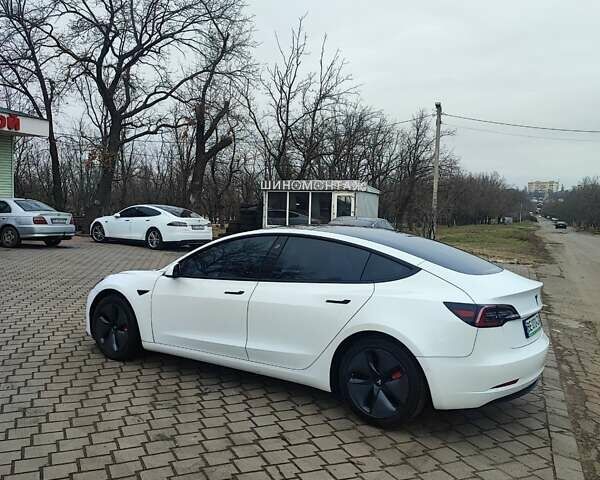 Білий Тесла Модель 3, об'ємом двигуна 0 л та пробігом 106 тис. км за 16900 $, фото 12 на Automoto.ua