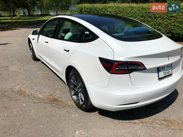 Білий Тесла Модель 3, об'ємом двигуна 0 л та пробігом 48 тис. км за 21000 $, фото 4 на Automoto.ua