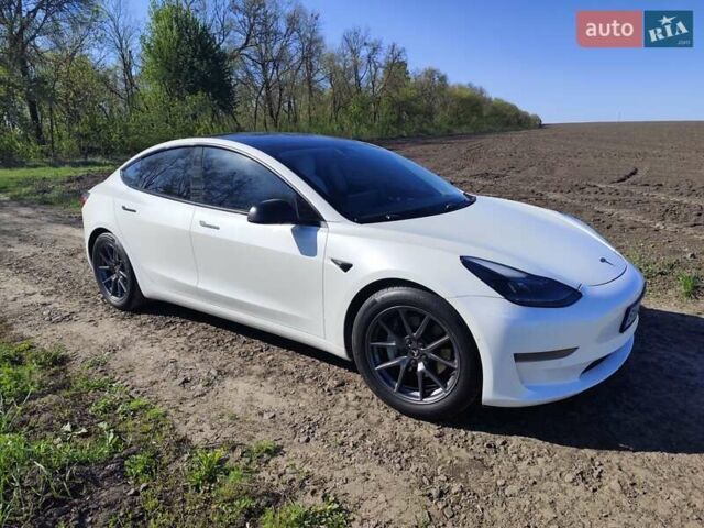 Белый Тесла Модель 3, объемом двигателя 0 л и пробегом 68 тыс. км за 19200 $, фото 8 на Automoto.ua