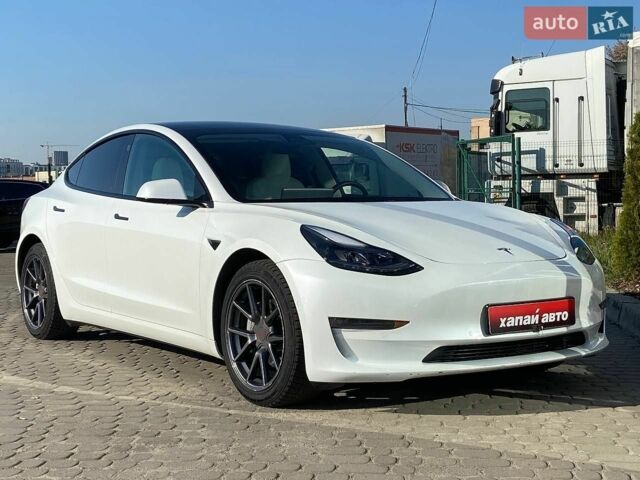 Белый Тесла Модель 3, объемом двигателя 0 л и пробегом 28 тыс. км за 21000 $, фото 7 на Automoto.ua