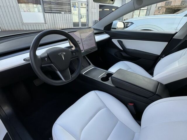 Білий Тесла Модель 3, об'ємом двигуна 0 л та пробігом 81 тис. км за 20400 $, фото 7 на Automoto.ua