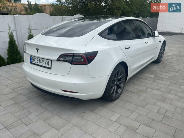 Білий Тесла Модель 3, об'ємом двигуна 0 л та пробігом 78 тис. км за 17200 $, фото 17 на Automoto.ua