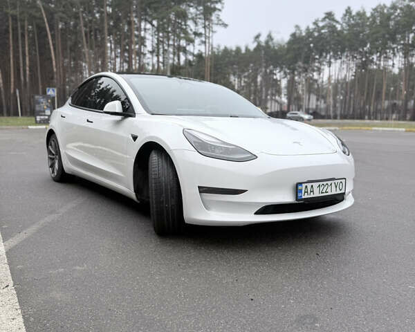 Білий Тесла Модель 3, об'ємом двигуна 0 л та пробігом 119 тис. км за 20800 $, фото 1 на Automoto.ua