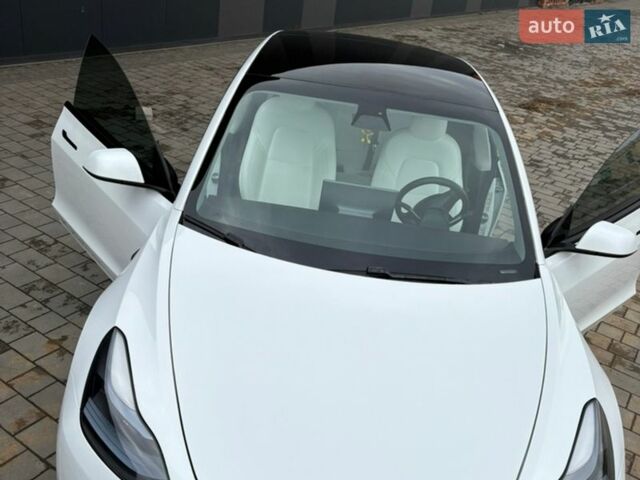 Белый Тесла Модель 3, объемом двигателя 0 л и пробегом 92 тыс. км за 19000 $, фото 5 на Automoto.ua