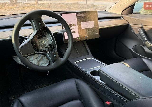 Білий Тесла Модель 3, об'ємом двигуна 0 л та пробігом 130 тис. км за 16000 $, фото 4 на Automoto.ua