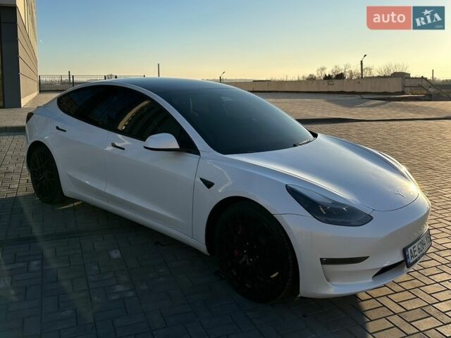 Білий Тесла Модель 3, об'ємом двигуна 0 л та пробігом 70 тис. км за 24000 $, фото 4 на Automoto.ua