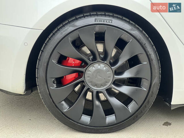 Білий Тесла Модель 3, об'ємом двигуна 0 л та пробігом 107 тис. км за 19999 $, фото 21 на Automoto.ua