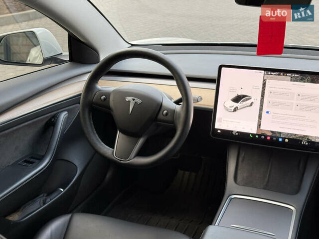 Белый Тесла Модель 3, объемом двигателя 0 л и пробегом 37 тыс. км за 19999 $, фото 124 на Automoto.ua