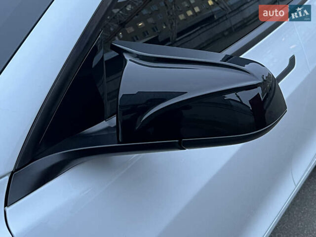 Белый Тесла Модель 3, объемом двигателя 0 л и пробегом 52 тыс. км за 21500 $, фото 14 на Automoto.ua