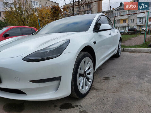 Белый Тесла Модель 3, объемом двигателя 0 л и пробегом 70 тыс. км за 21999 $, фото 13 на Automoto.ua