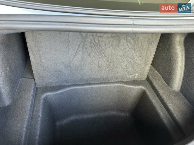 Белый Тесла Модель 3, объемом двигателя 0 л и пробегом 55 тыс. км за 18999 $, фото 20 на Automoto.ua