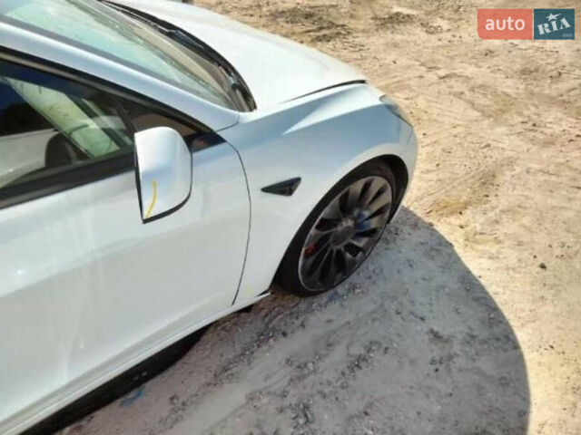 Білий Тесла Модель 3, об'ємом двигуна 0 л та пробігом 85 тис. км за 23999 $, фото 29 на Automoto.ua