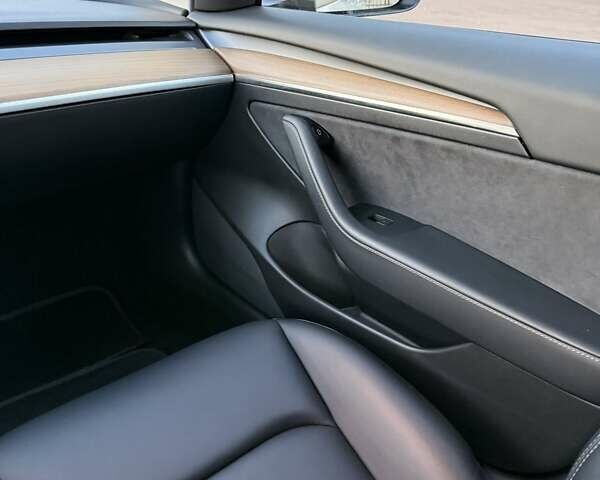 Белый Тесла Модель 3, объемом двигателя 0 л и пробегом 266 тыс. км за 13900 $, фото 16 на Automoto.ua