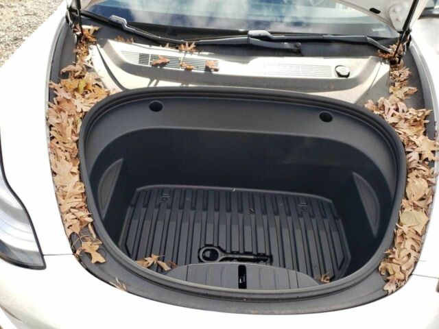 Білий Тесла Модель 3, об'ємом двигуна 0 л та пробігом 34 тис. км за 6000 $, фото 10 на Automoto.ua