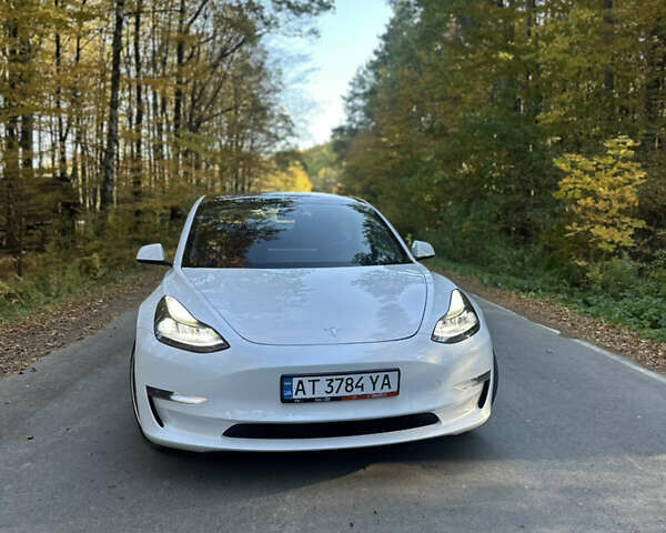 Белый Тесла Модель 3, объемом двигателя 0 л и пробегом 86 тыс. км за 21800 $, фото 7 на Automoto.ua