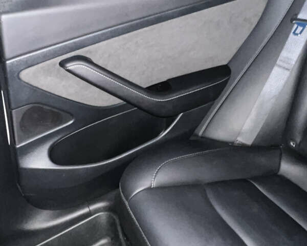 Білий Тесла Модель 3, об'ємом двигуна 0 л та пробігом 181 тис. км за 19000 $, фото 10 на Automoto.ua