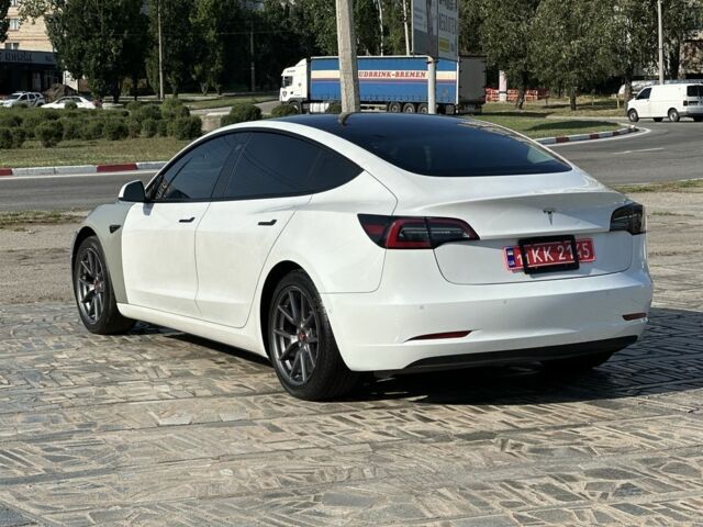 Белый Тесла Модель 3, объемом двигателя 0 л и пробегом 200 тыс. км за 13500 $, фото 4 на Automoto.ua