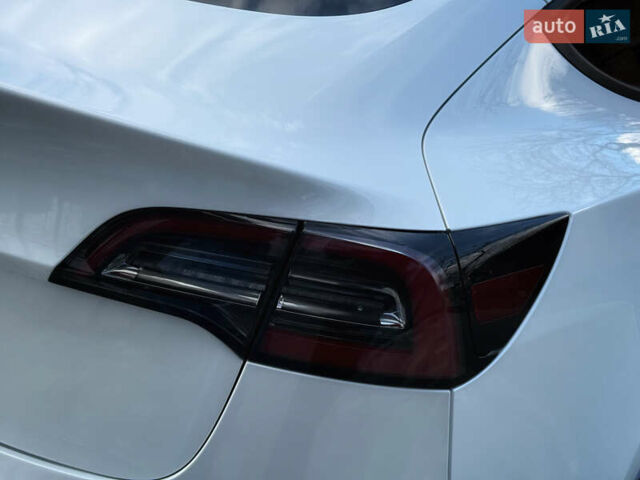Белый Тесла Модель 3, объемом двигателя 0 л и пробегом 37 тыс. км за 19999 $, фото 145 на Automoto.ua