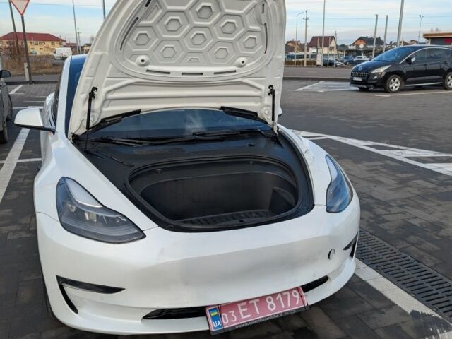 Тесла Модель 3 2021 в Луцке на Automoto.ua Белый Тесла Модель 3, объемом двигателя 0 л и пробегом 170 тыс. км за 17000 $, фото 2 на Automoto.ua