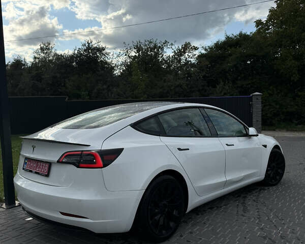 Тесла Модель 3 2021 у Києві на Automoto.ua Білий Тесла Модель 3, об'ємом двигуна 0 л та пробігом 200 тис. км за 16500 $, фото 3 на Automoto.ua