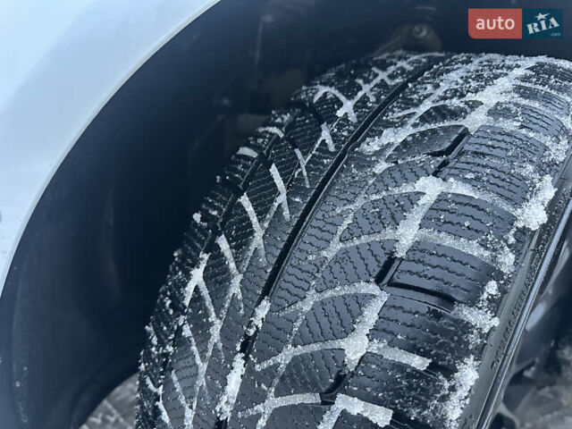 Білий Тесла Модель 3, об'ємом двигуна 0 л та пробігом 78 тис. км за 27700 $, фото 17 на Automoto.ua