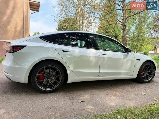 Белый Тесла Модель 3, объемом двигателя 0 л и пробегом 52 тыс. км за 21000 $, фото 10 на Automoto.ua